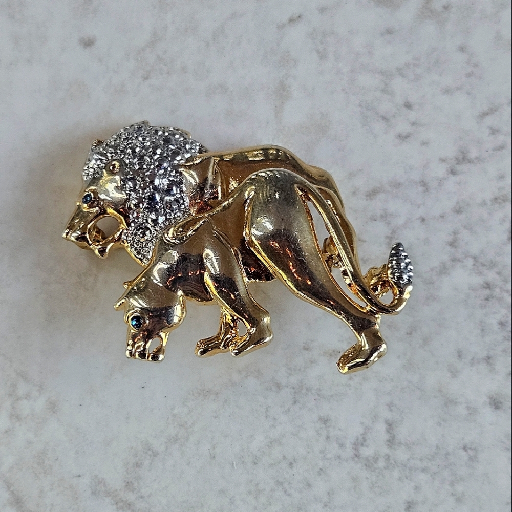 Vintage Gold Figural Lion Brooch